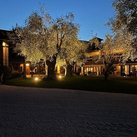 Agriturismo Ripa Del Bosco Capriolo ภายนอก รูปภาพ
